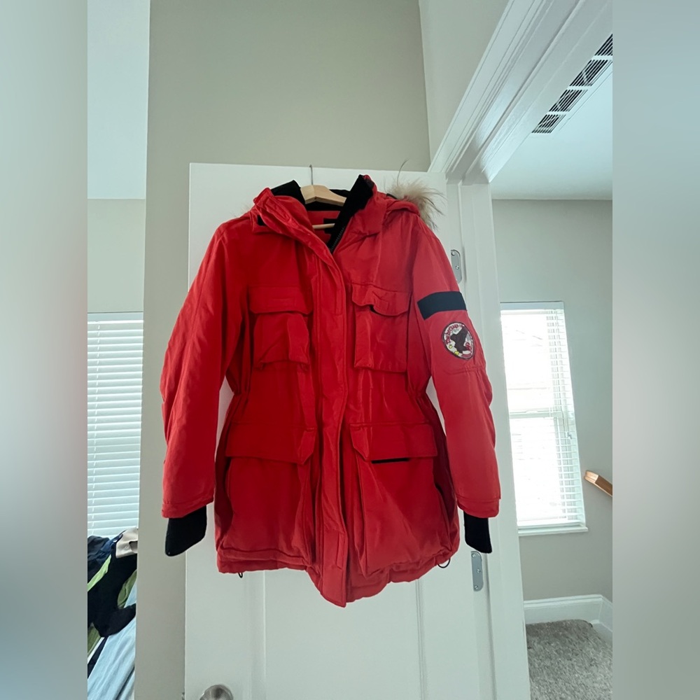 canada goose style hooded down jacket
